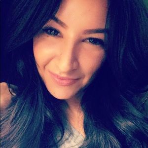 Meet your Posher, Roxanne